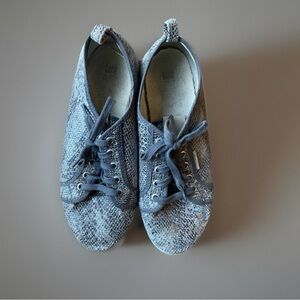 Zara sneakers Shoes Silver Animal Print Eu 41 US 10 excellent preowned condition